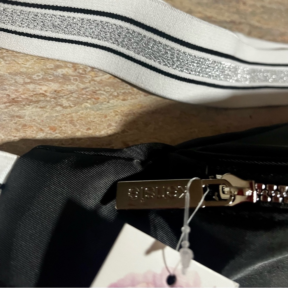NWT Kenzie Fanny pack - Picture 6 of 11